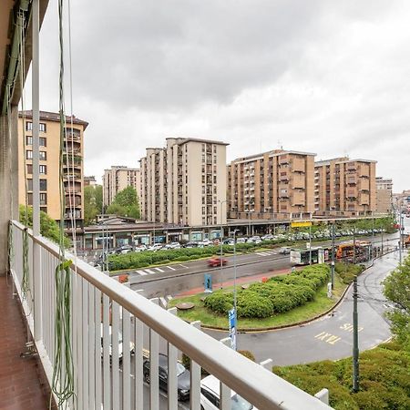 Piazza De Angeli M1 Comfortable Flat With Balcony Milán Exterior foto