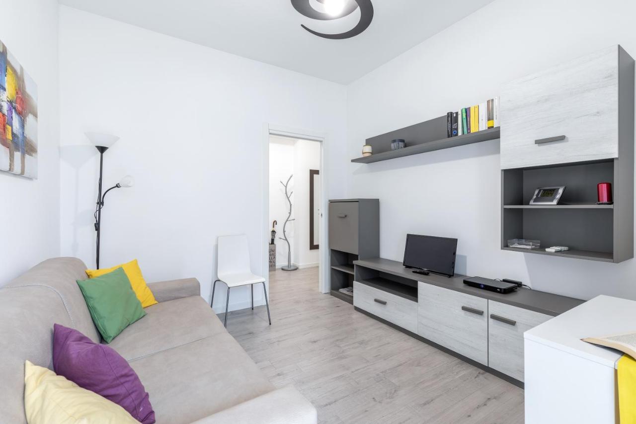 Piazza De Angeli M1 Comfortable Flat With Balcony Milán Exterior foto