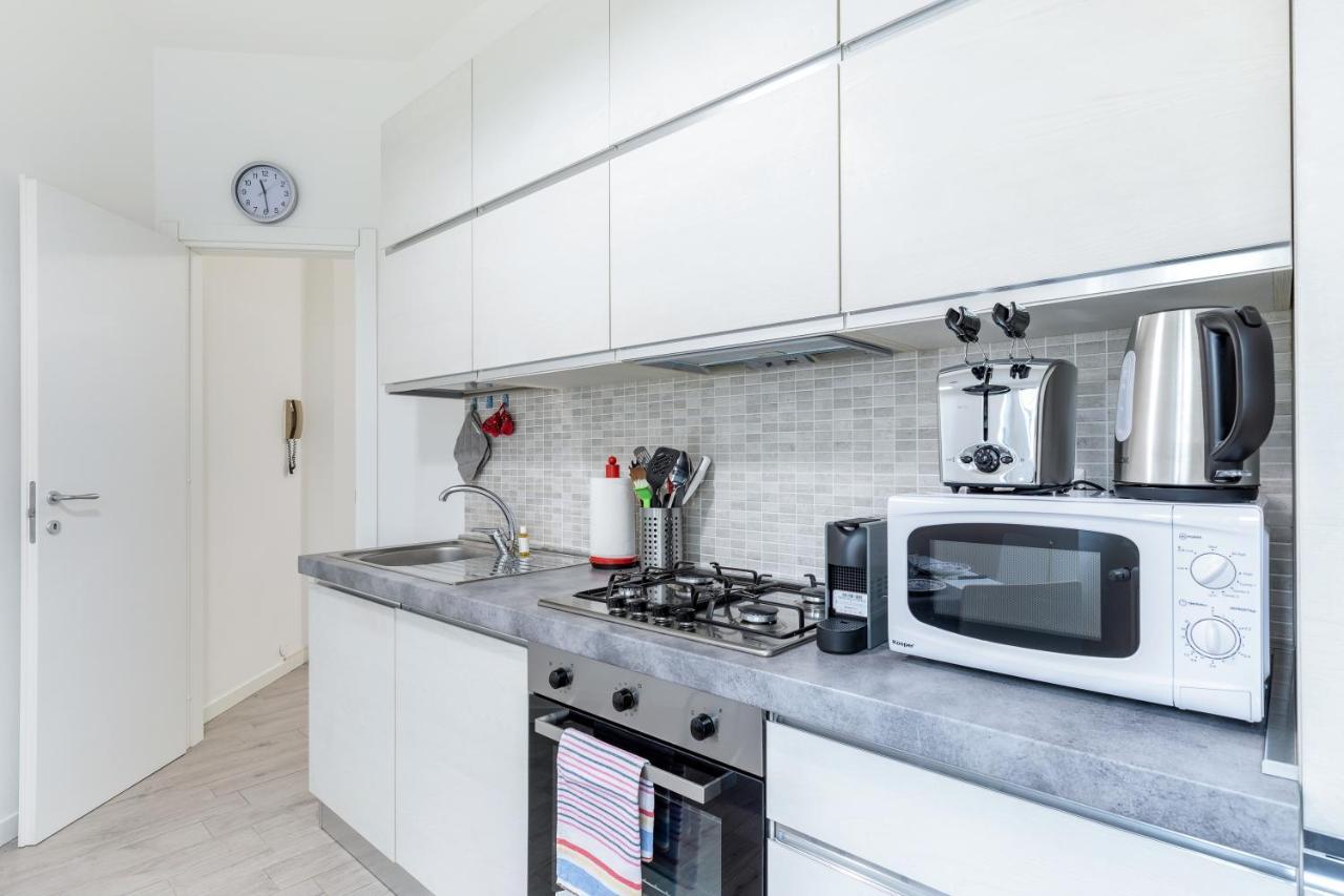 Piazza De Angeli M1 Comfortable Flat With Balcony Milán Exterior foto