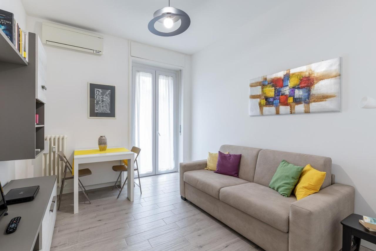 Piazza De Angeli M1 Comfortable Flat With Balcony Milán Exterior foto