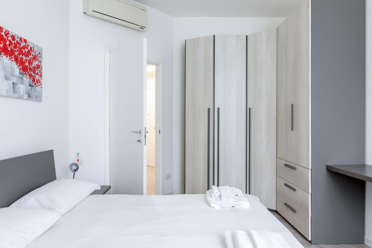 Piazza De Angeli M1 Comfortable Flat With Balcony Milán Exterior foto